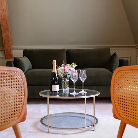 Chateau Heloise Hotel *