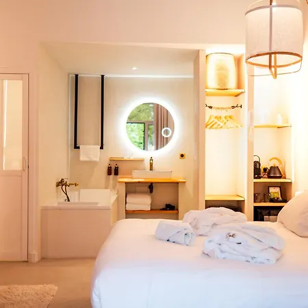 Chateau Heloise Hotel