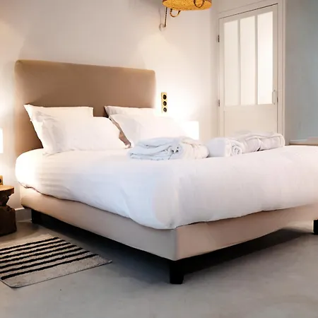 Chateau Heloise Hotel *