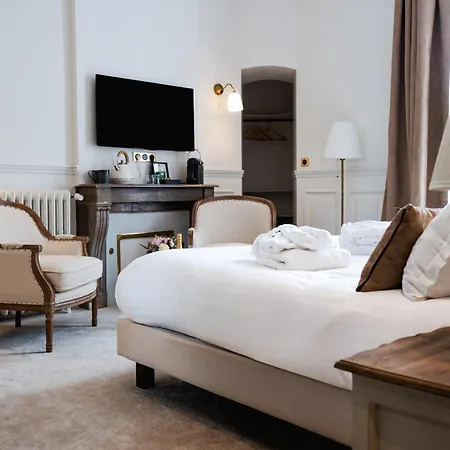 Chateau Heloise Hotel