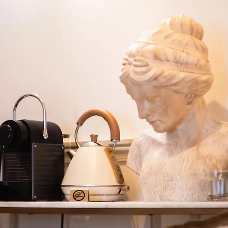 Chateau Heloise Hotel *