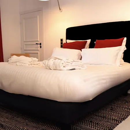 Chateau Heloise Hotel *