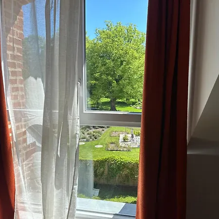 Chateau Heloise Hotel *