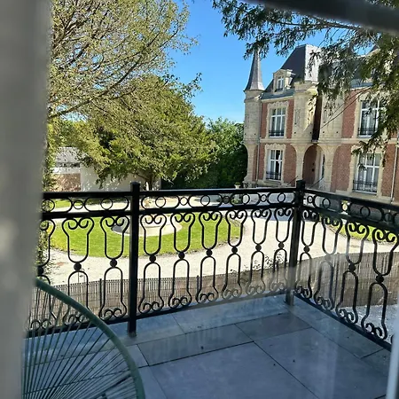 Chateau Heloise Hotel *