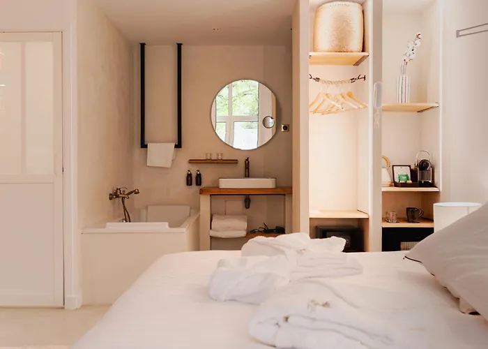 Chateau Heloise * Merelessart