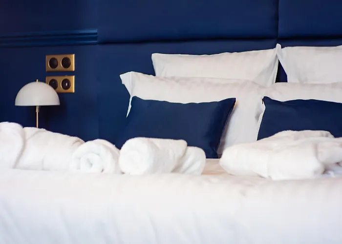 Chateau Heloise Hotel