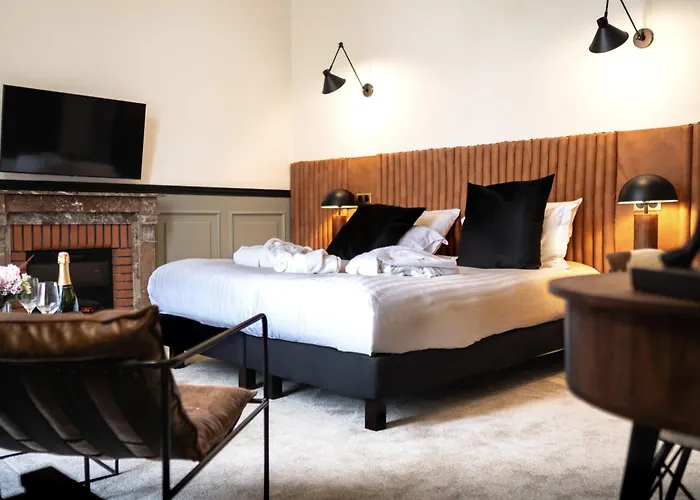 Chateau Heloise Hotel *