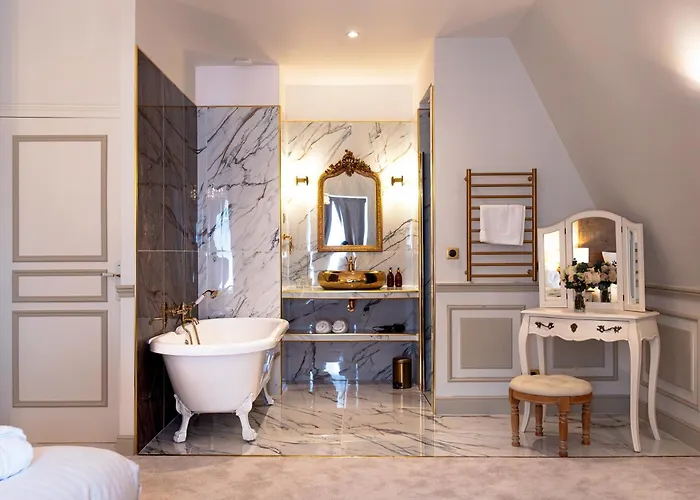 Chateau Heloise Hotel